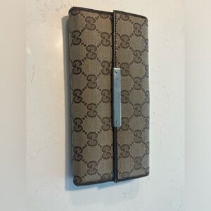 Authentic GUCCI wallet GG pattern beige canvas